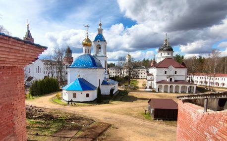 Обследование строящегося храма в Николо-Сольбинском женском монастыре